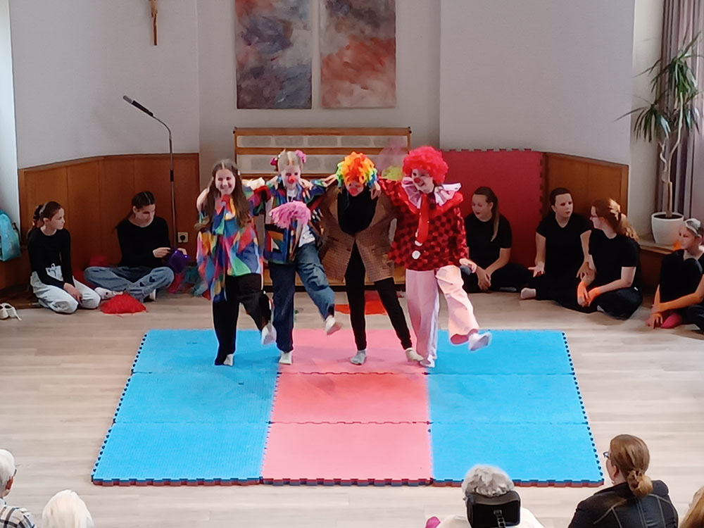 Zirkusprojekt der Albertus-Magnus-Schule sorgt für Begeisterung im Altenpflegeheim St. Paulus 5 2026 06 14 ALMA Zirkus 03